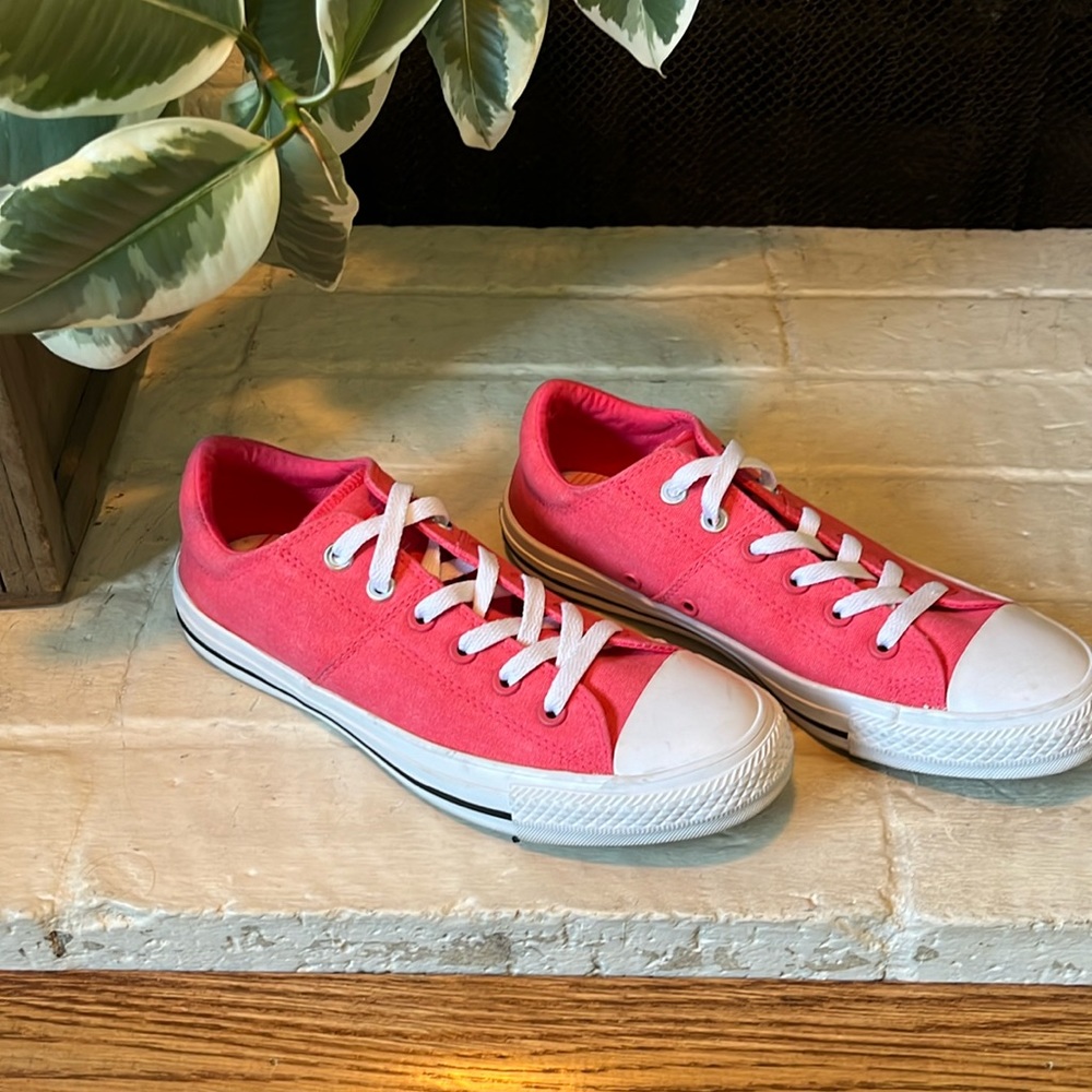 Converse All Star size 9 women’s